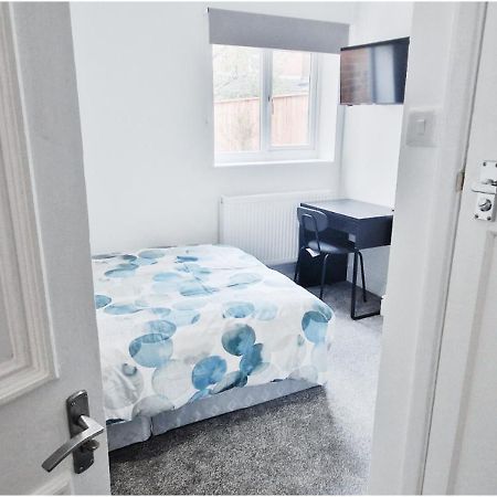 Lovely Room In Modern House Near Nottingham Esterno foto